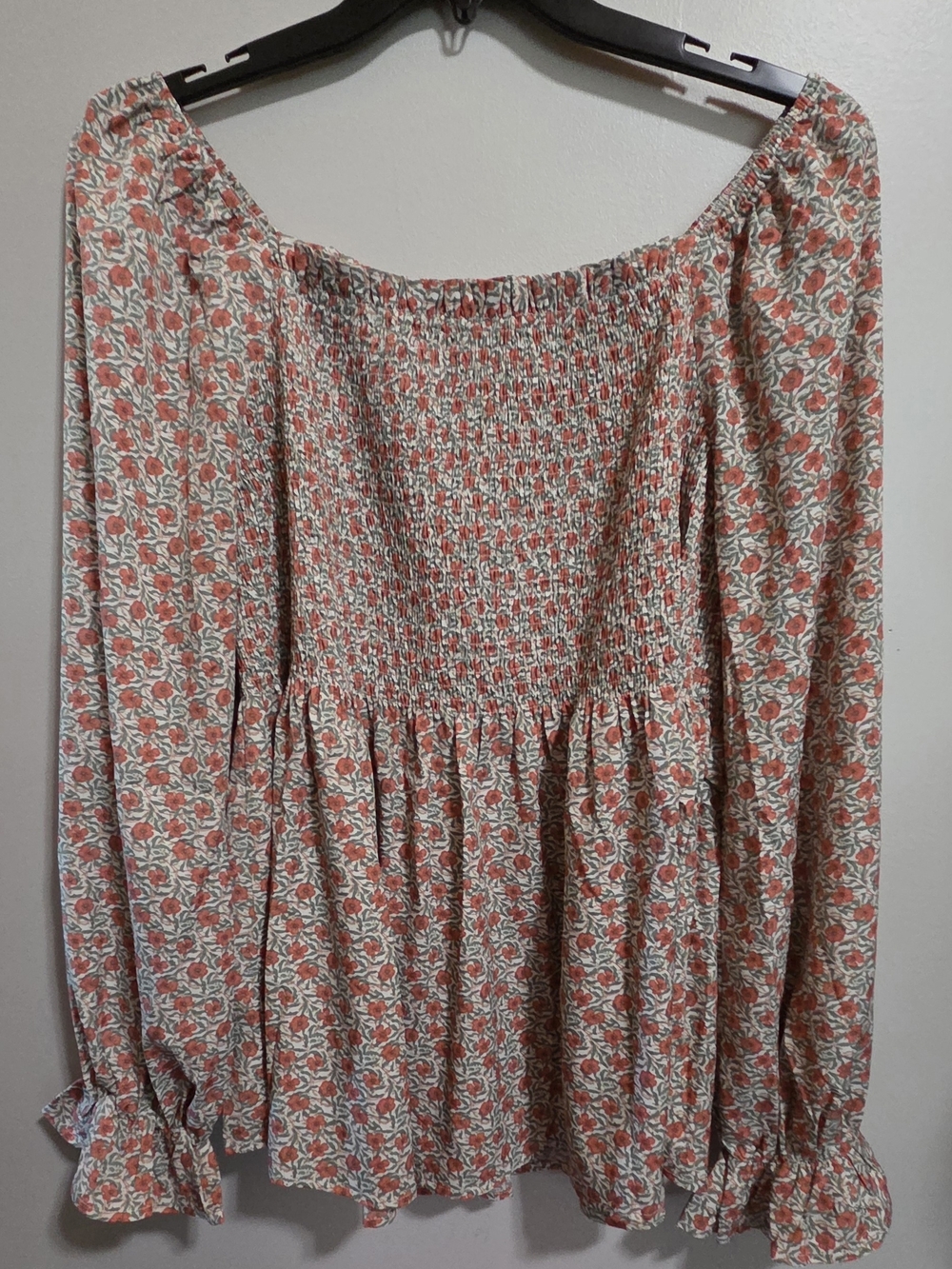ChicSoul Floral Smocked Women's Blouse in Coral & Green